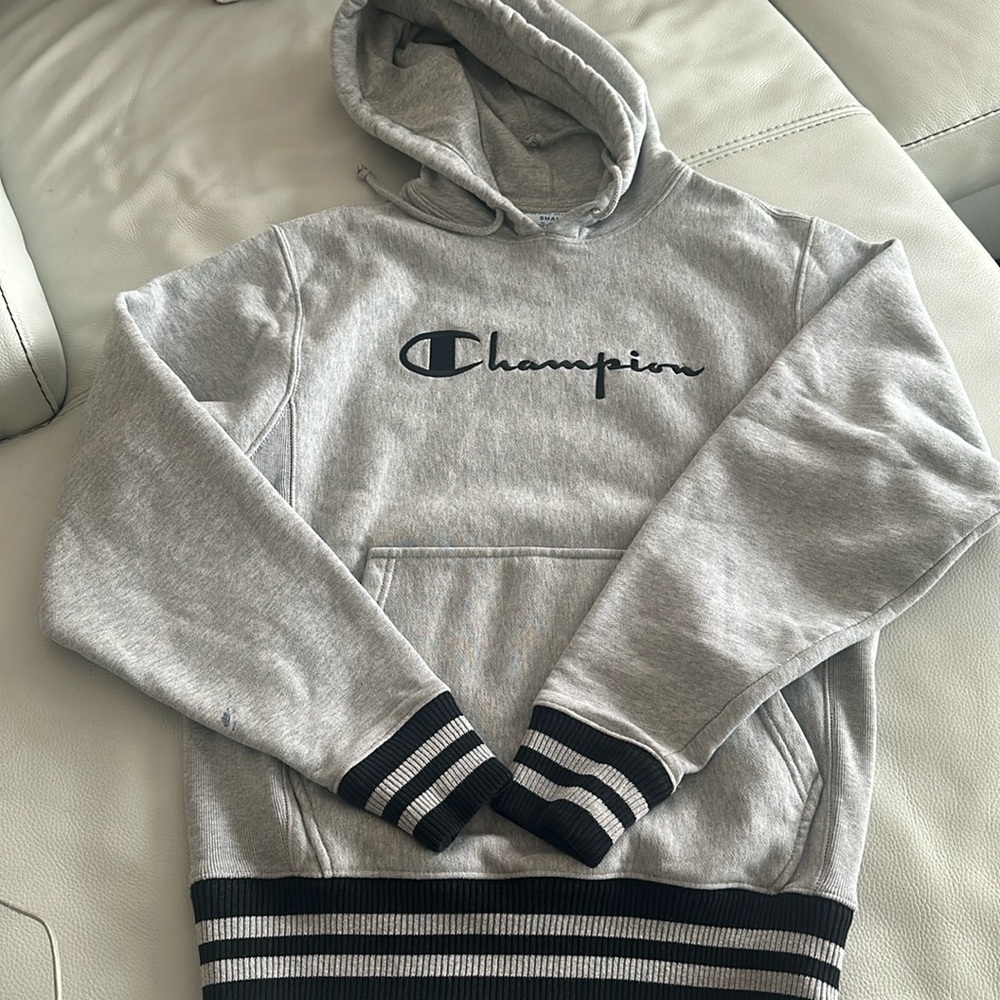 Champion grey hoodie well made in size S